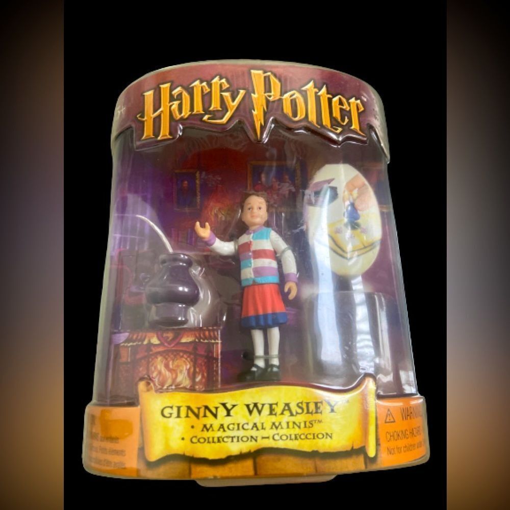 Warner Bros. Ginny Weasley Figure in Red, Blue, White, Pink